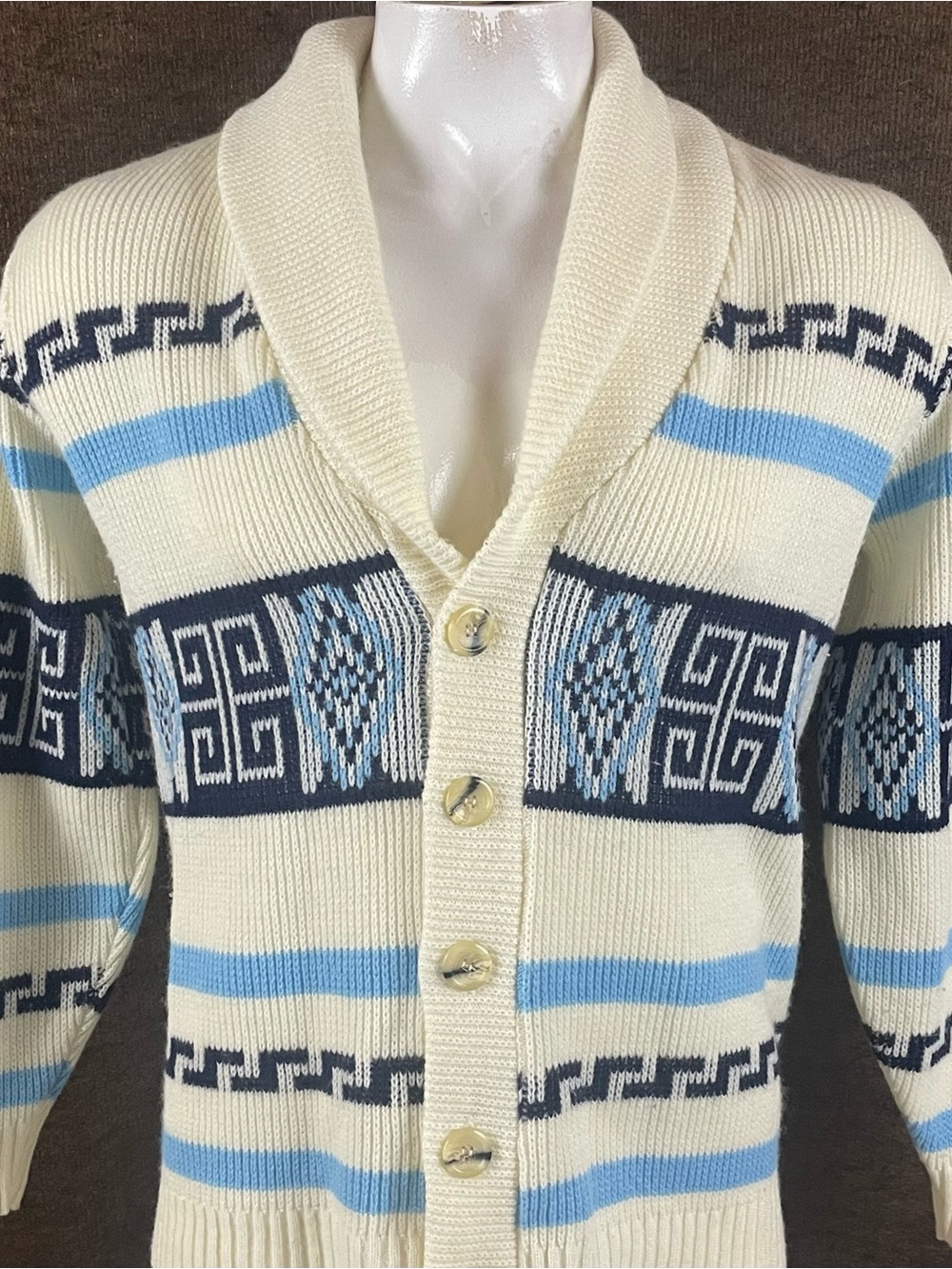 Vintage Mens Sportswear Shawl Cardigan Large Aztec Pattern Ivory Blue Knit R1